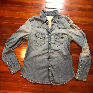 gap chambray shirt